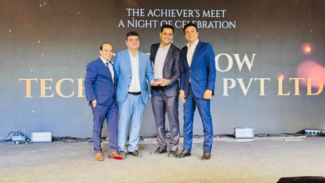 Excellence Award Presented by Indiabulls